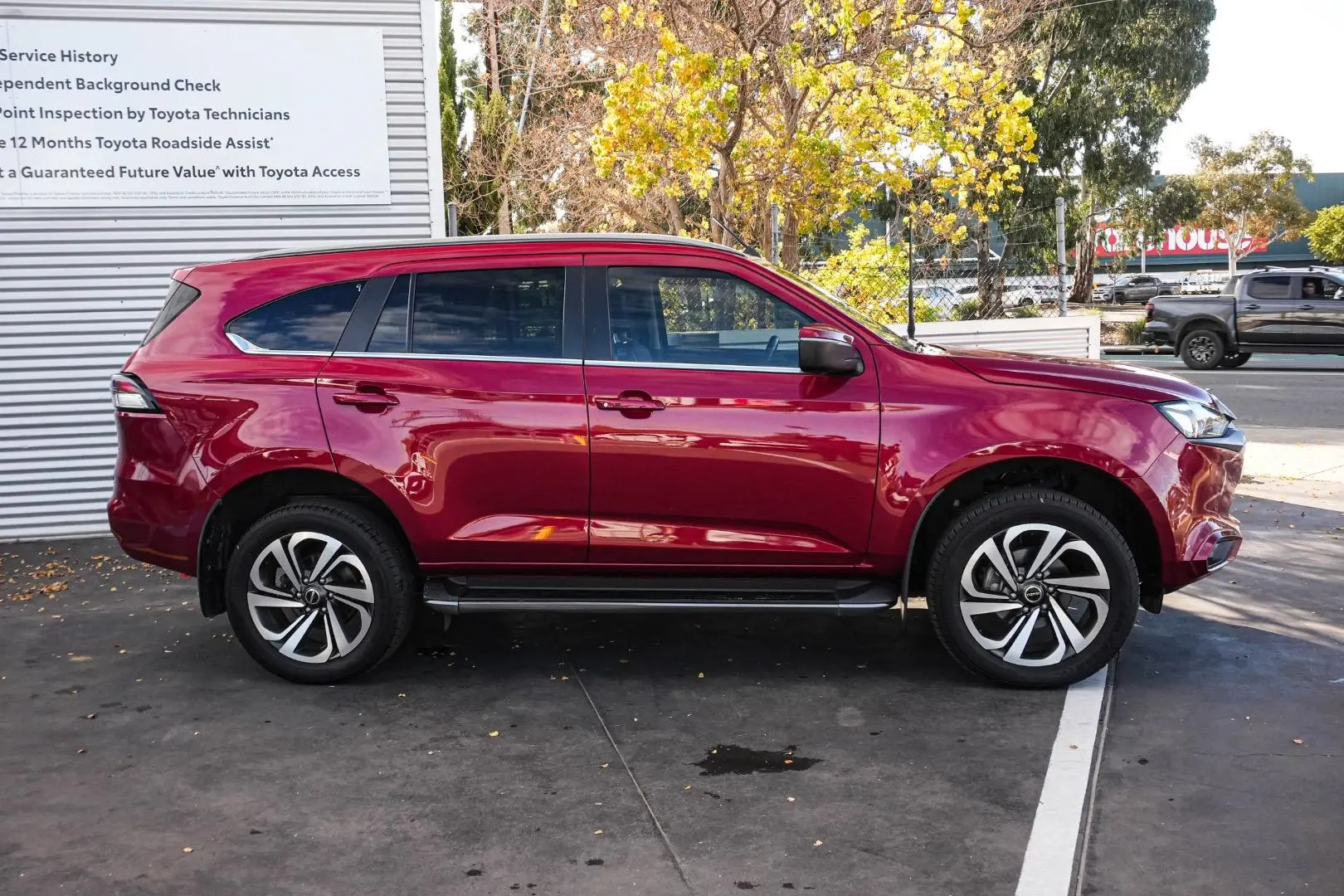 2022 Isuzu MU-X Gallery Image 4