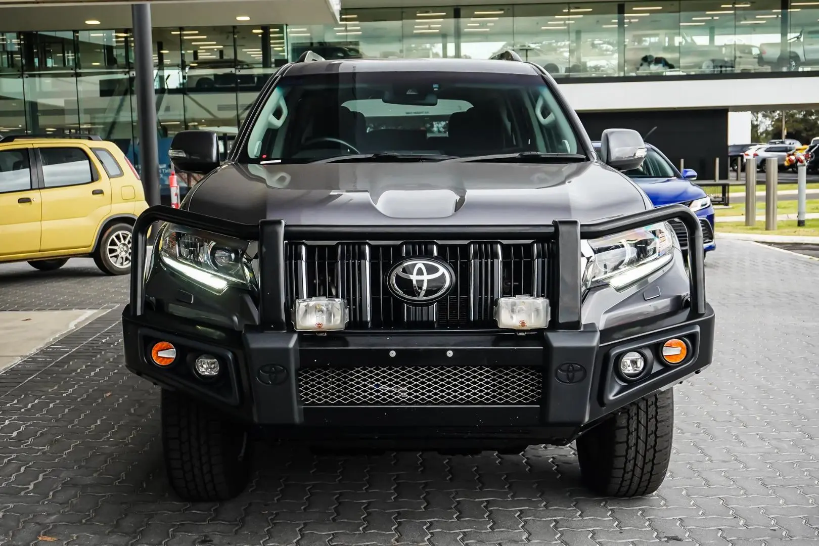2021 Toyota Landcruiser Prado Gallery Image 4