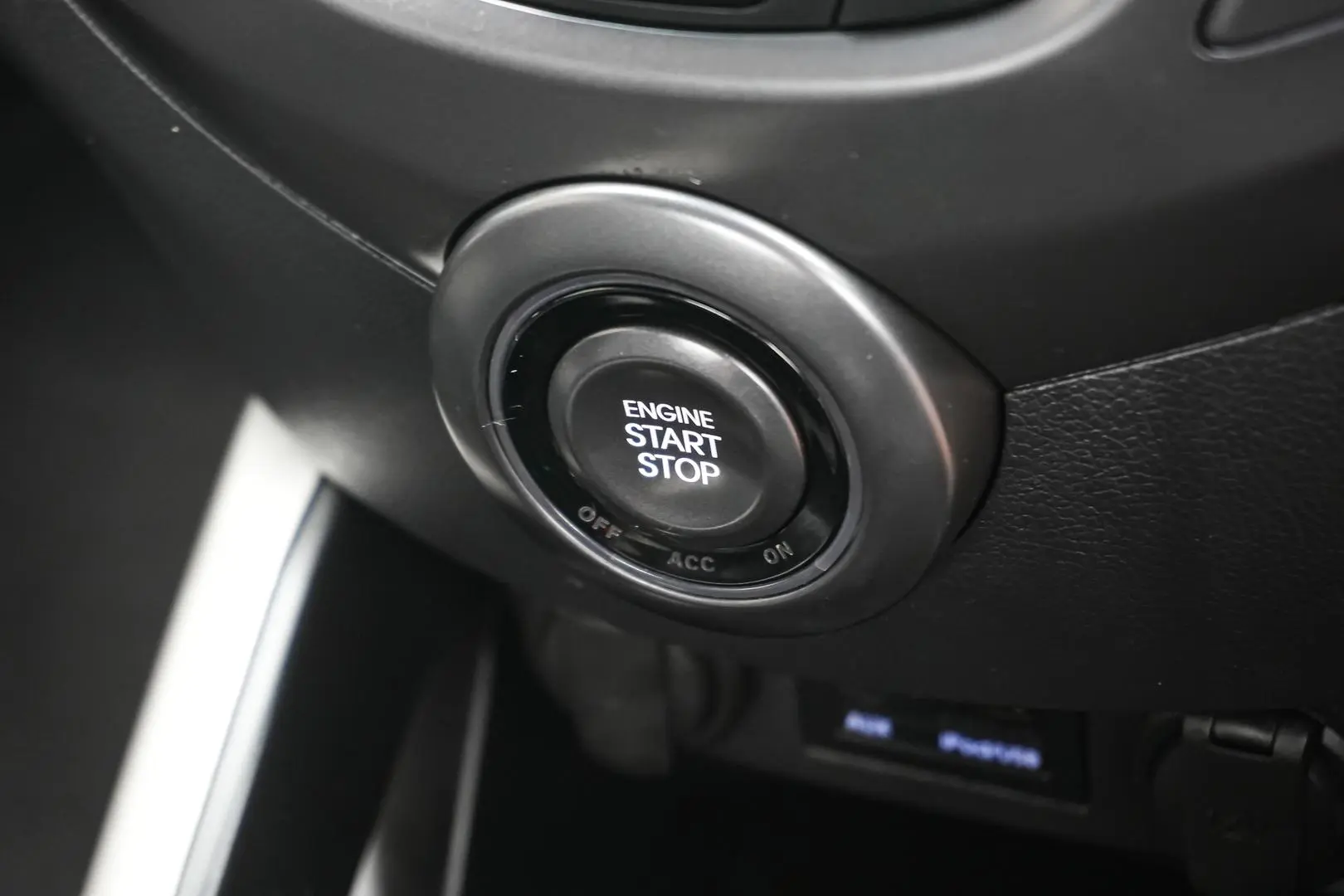 2014 Hyundai Veloster Gallery Image 24