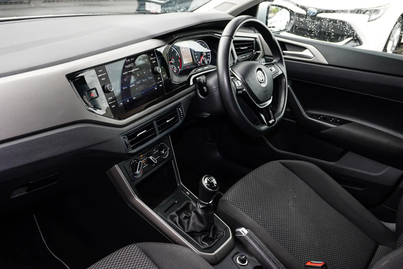 2018 Volkswagen Polo Gallery Image 10