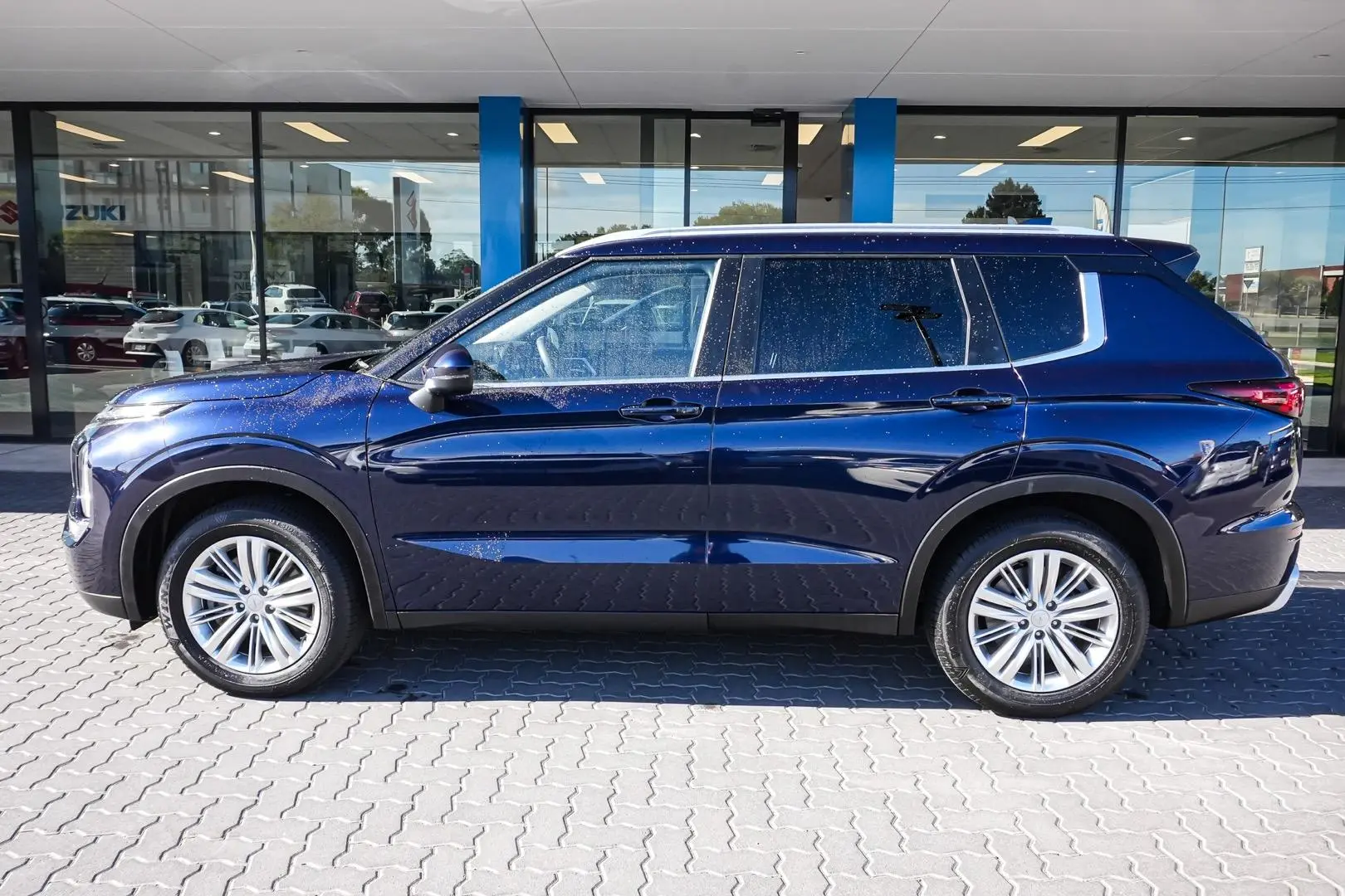 2022 Mitsubishi Outlander Gallery Image 4