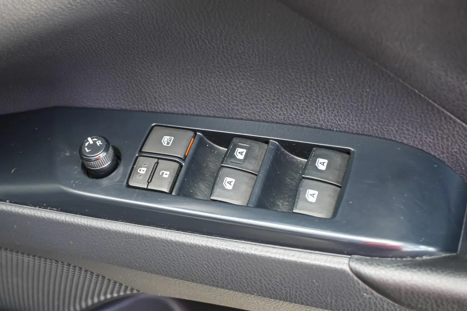 2018 Toyota Camry Gallery Image 19