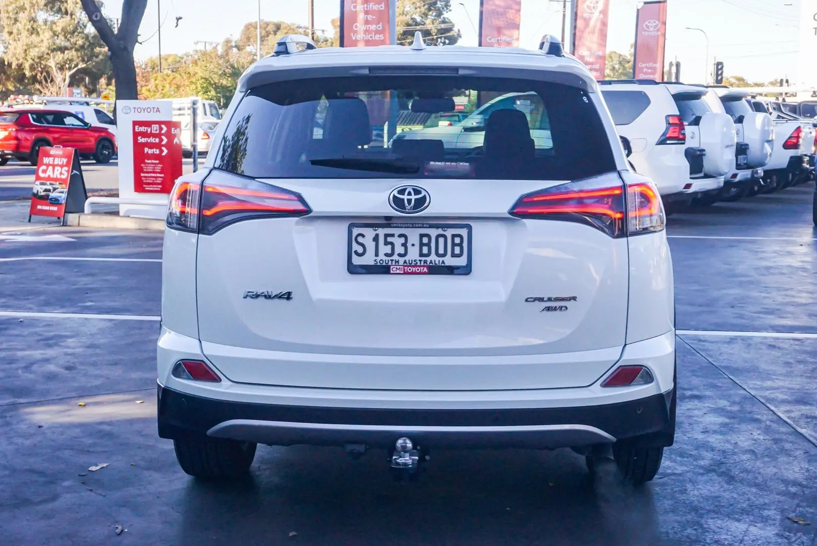 2017 Toyota RAV4 Gallery Image 5