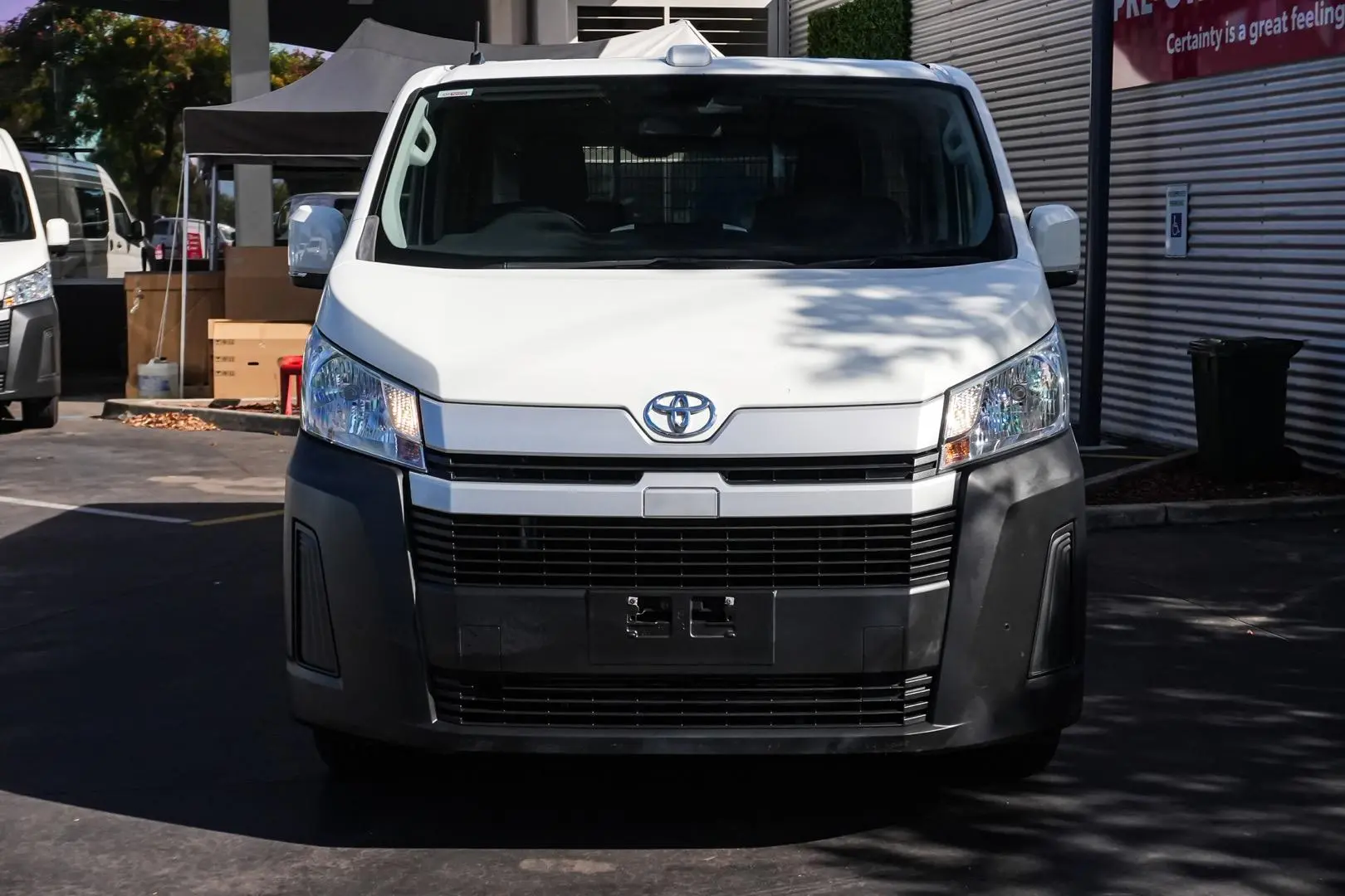 2021 Toyota Hiace Gallery Image 5