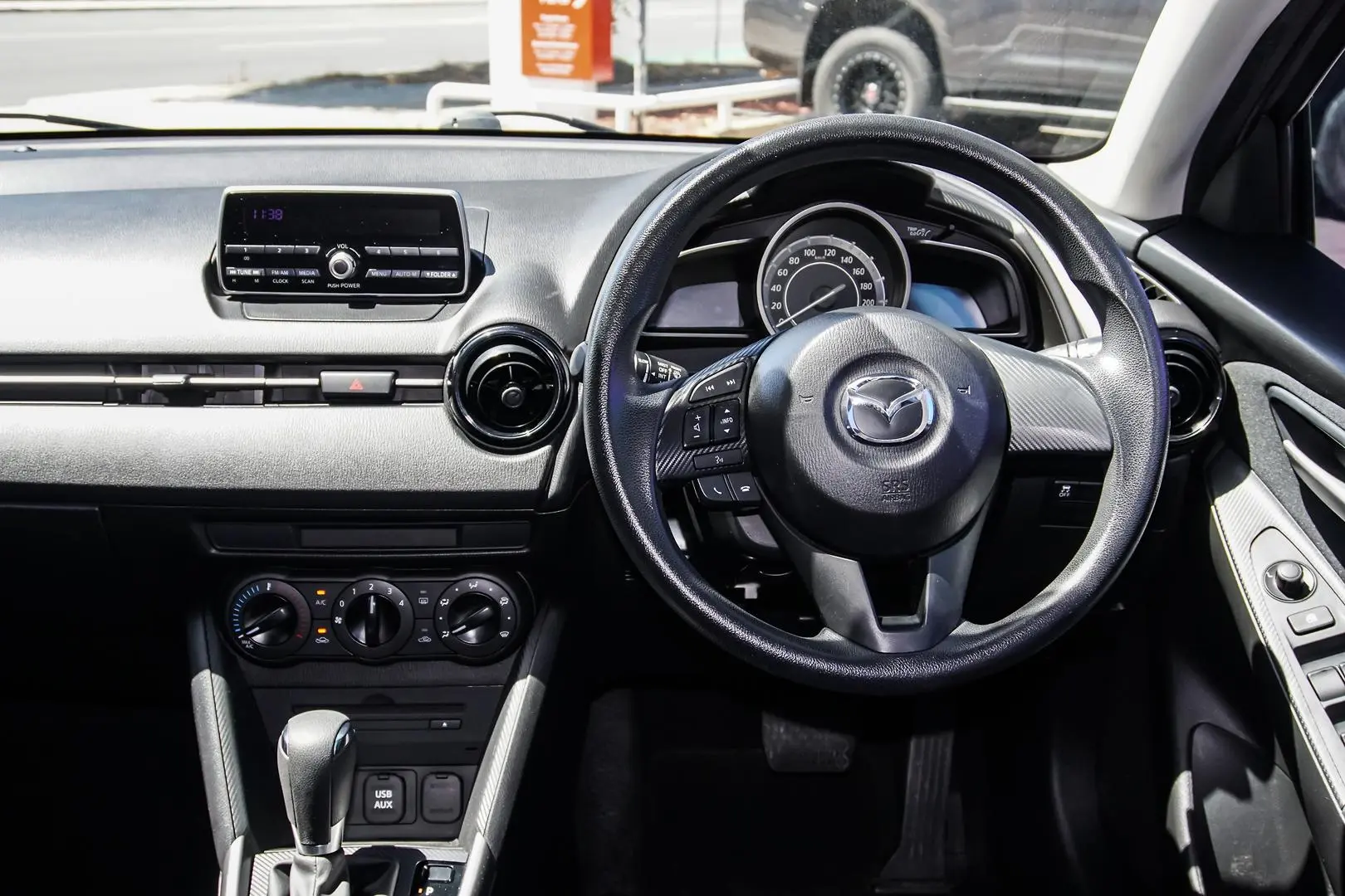 2015 Mazda 2 Gallery Image 8