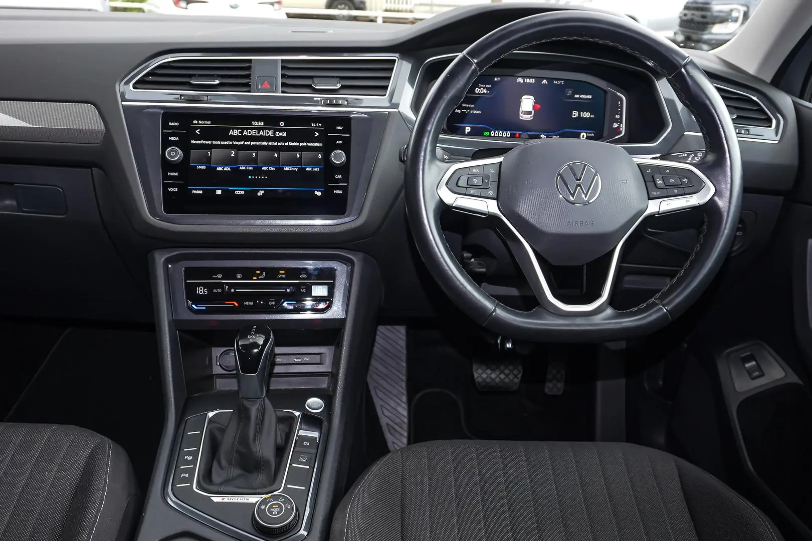 2022 Volkswagen Tiguan Gallery Image 9