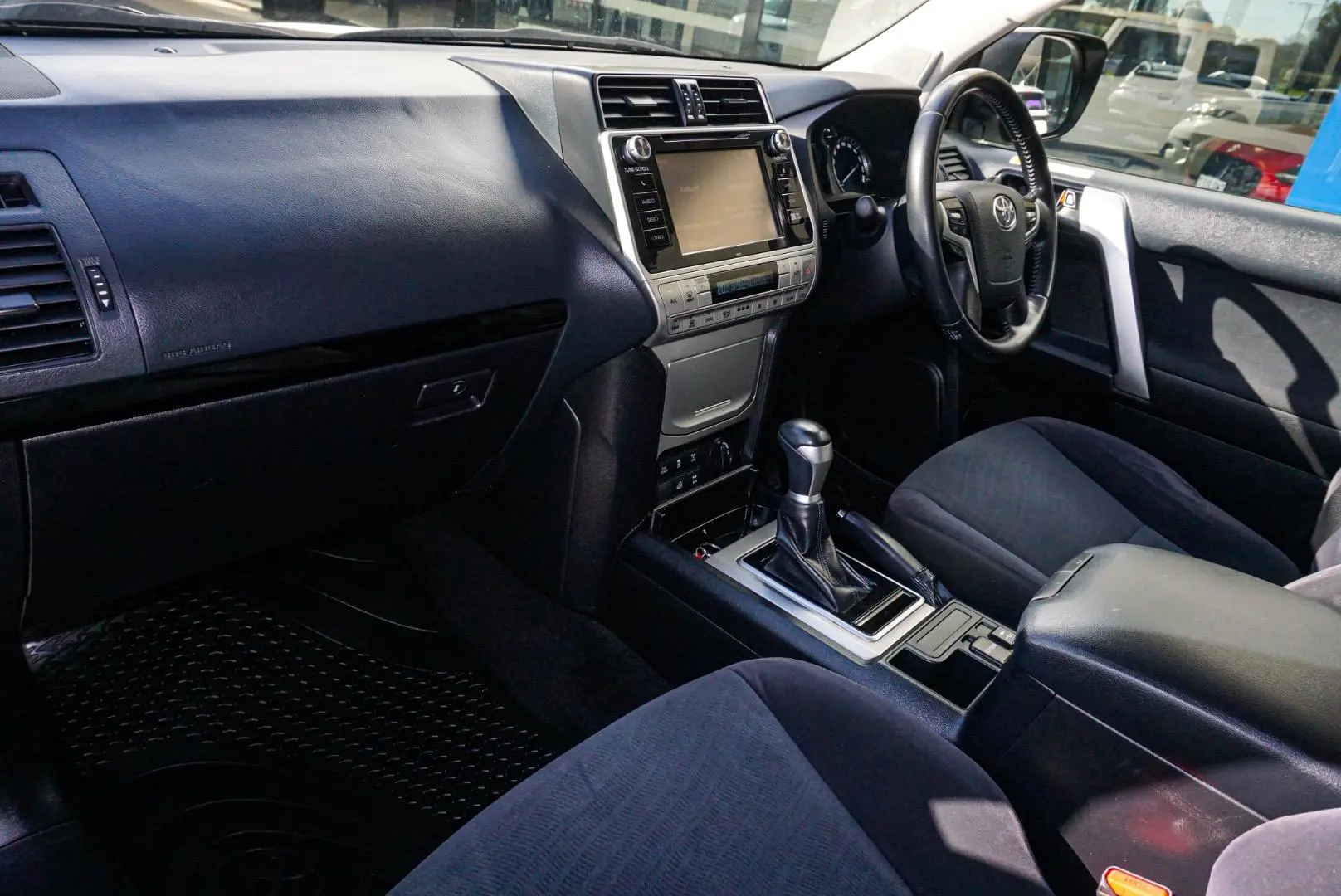 2019 Toyota Landcruiser Prado Gallery Image 10