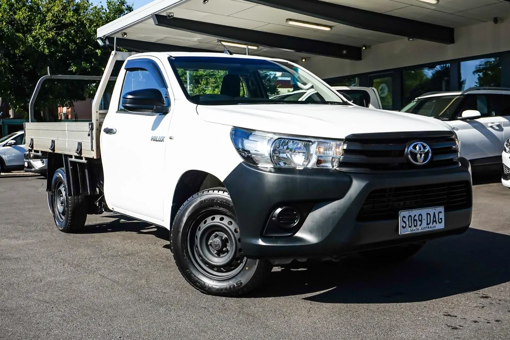 2019 Toyota Hilux Gallery Image 2