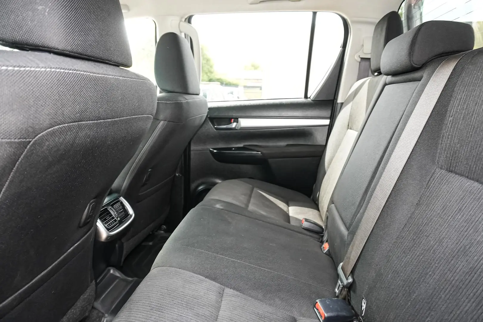 2022 Toyota Hilux Gallery Image 14