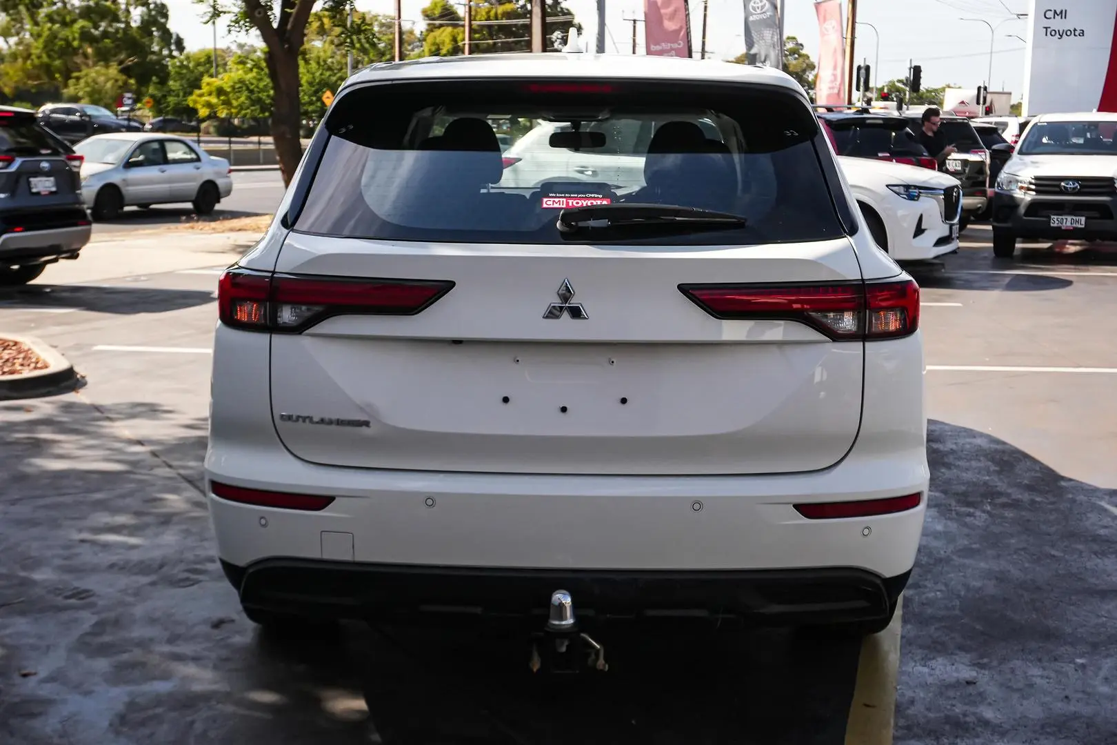 2022 Mitsubishi Outlander Gallery Image 6