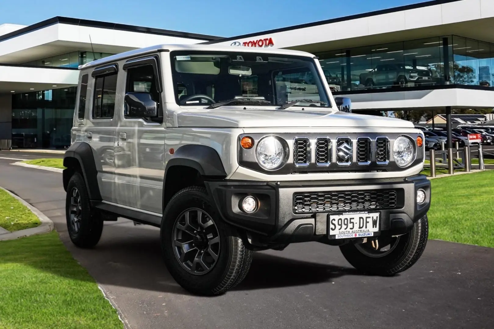 2024 Suzuki Jimny Gallery Image 1