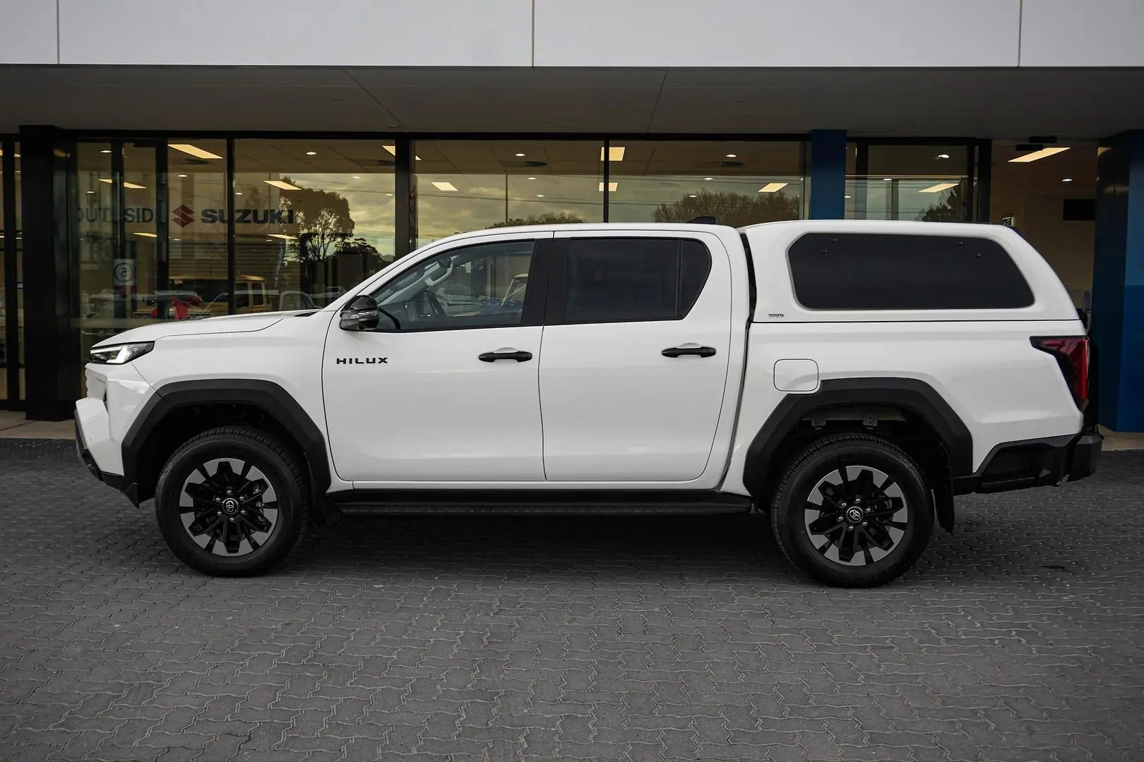2025 Toyota Hilux Gallery Image 4