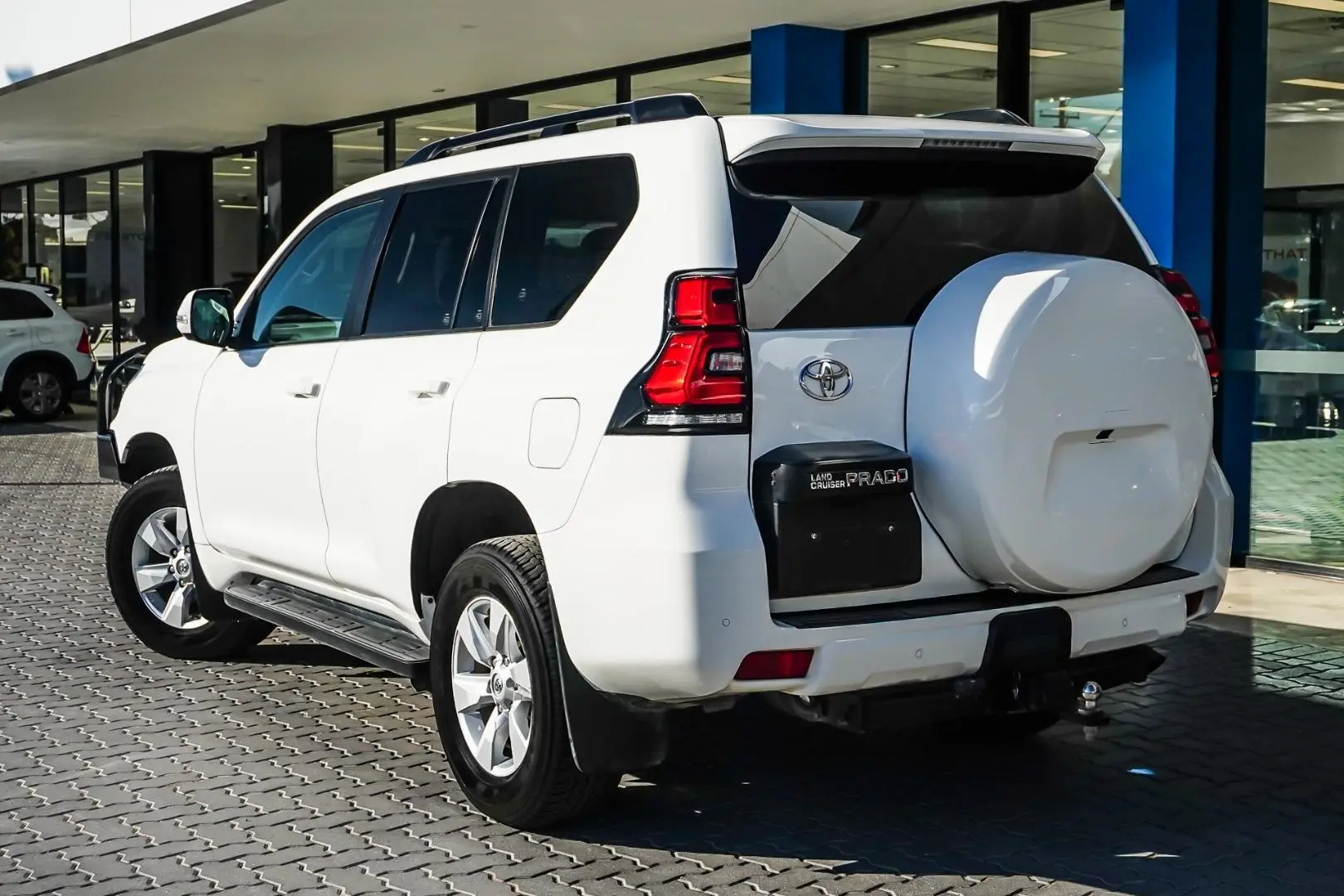 2021 Toyota Landcruiser Prado Gallery Image 2