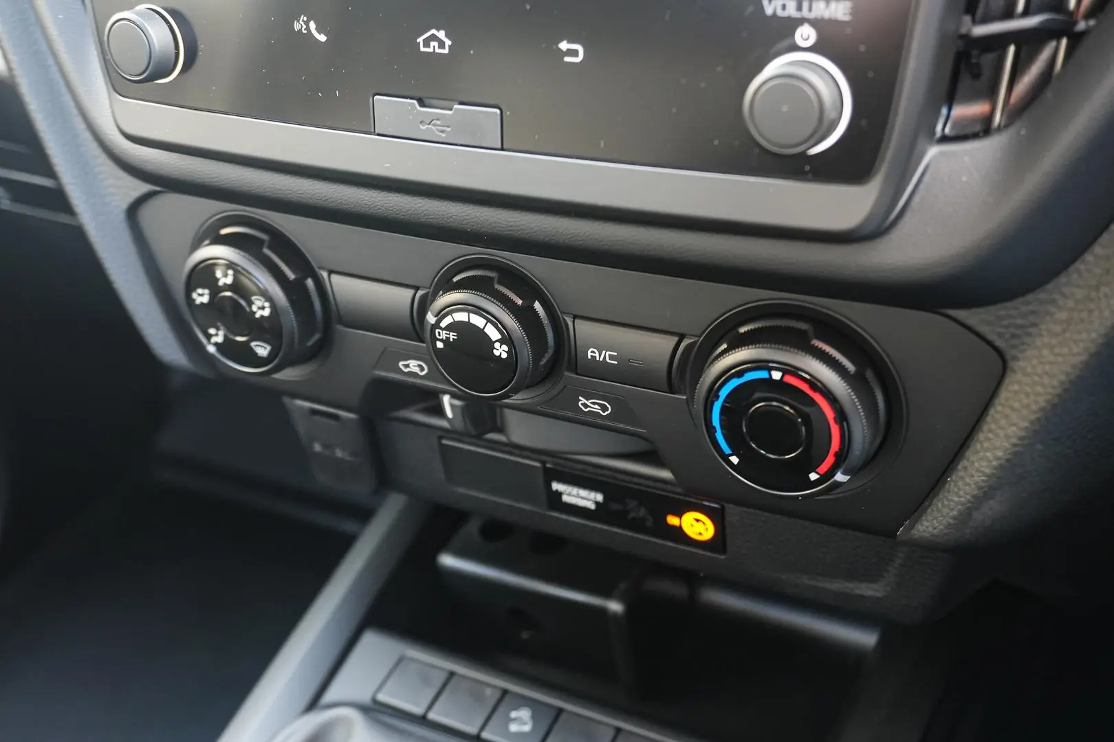 2024 Isuzu D-MAX Gallery Image 18