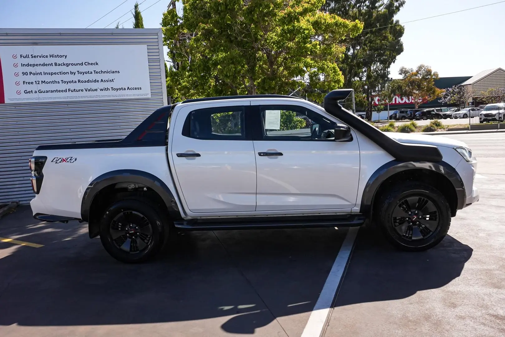 2020 Isuzu D-MAX Gallery Image 4