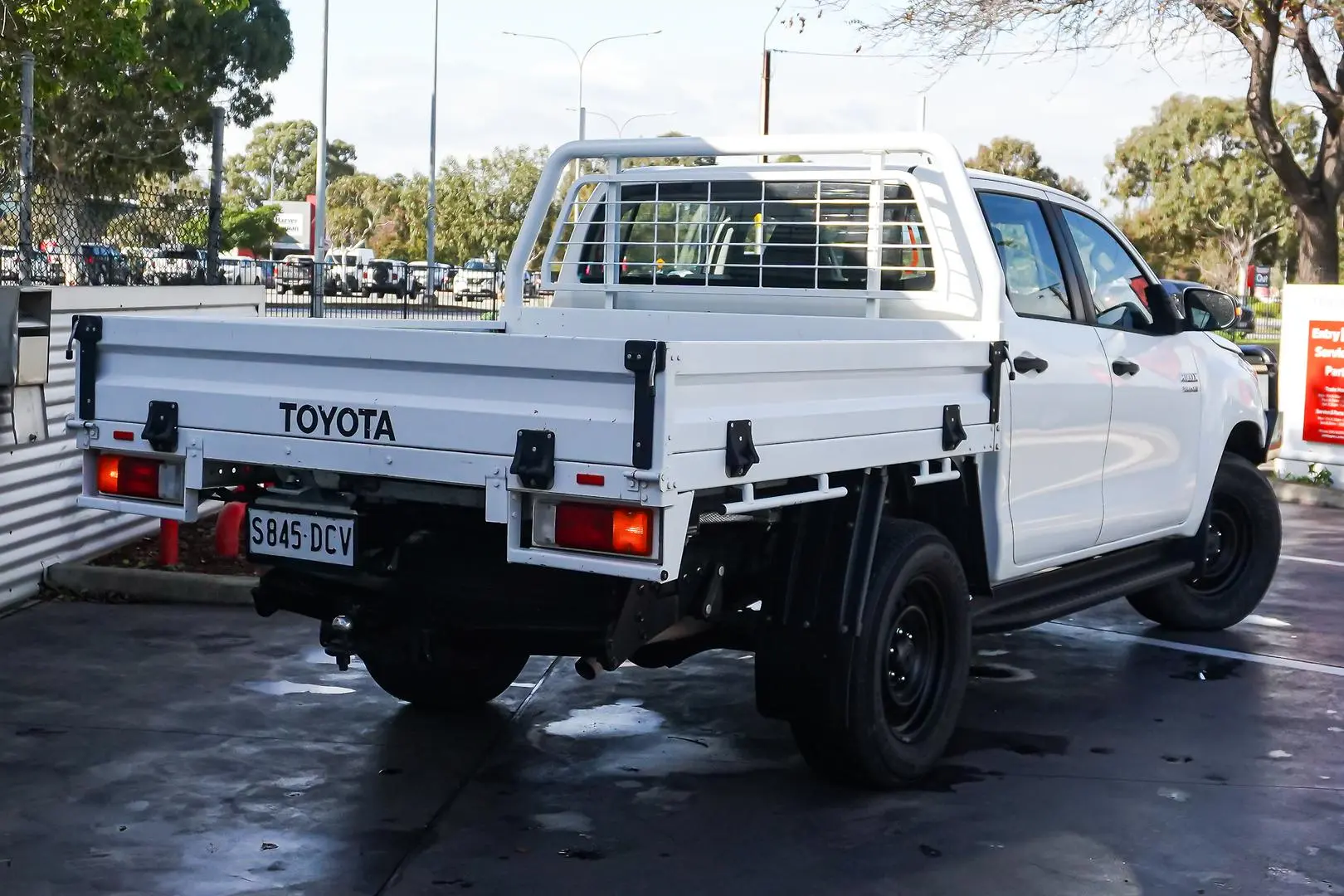 2021 Toyota Hilux Gallery Image 3