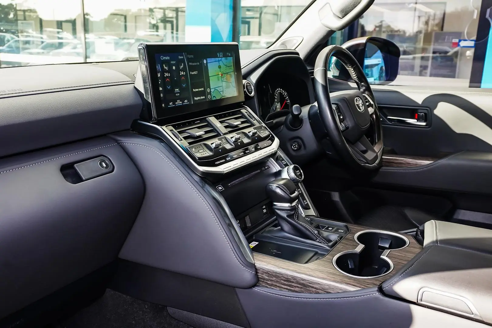 2022 Toyota Landcruiser Gallery Image 13