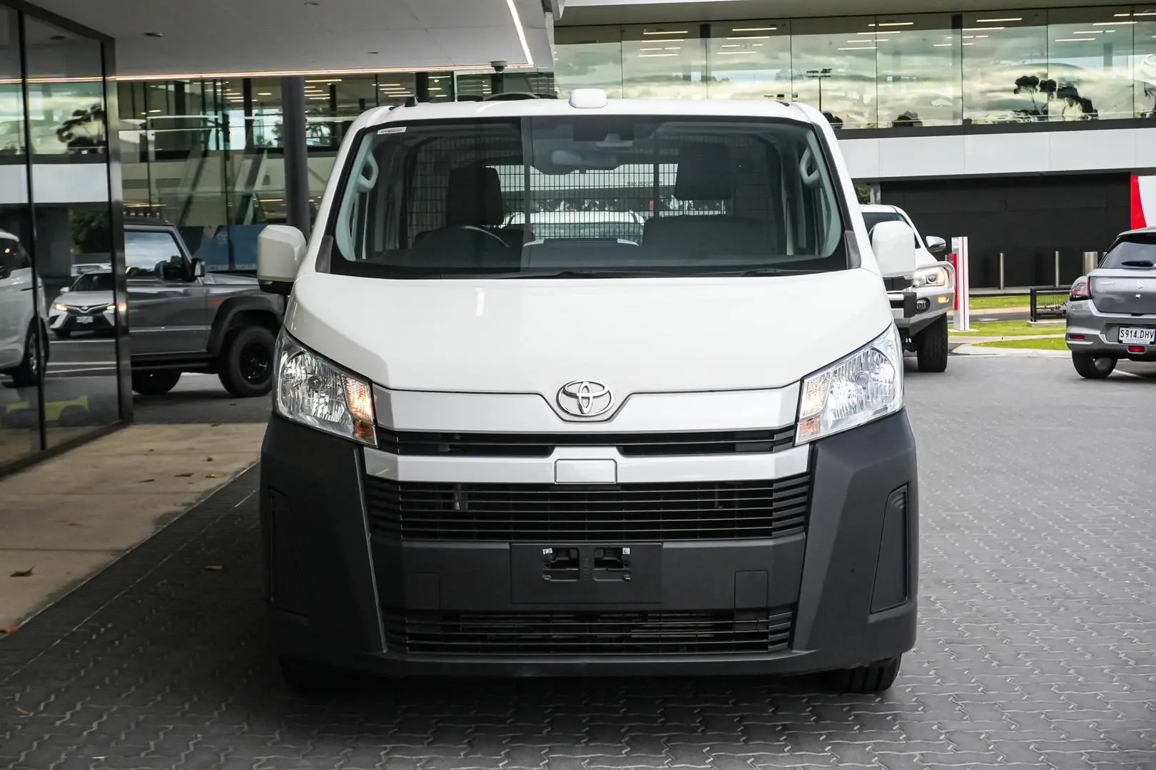 2022 Toyota Hiace Gallery Image 5
