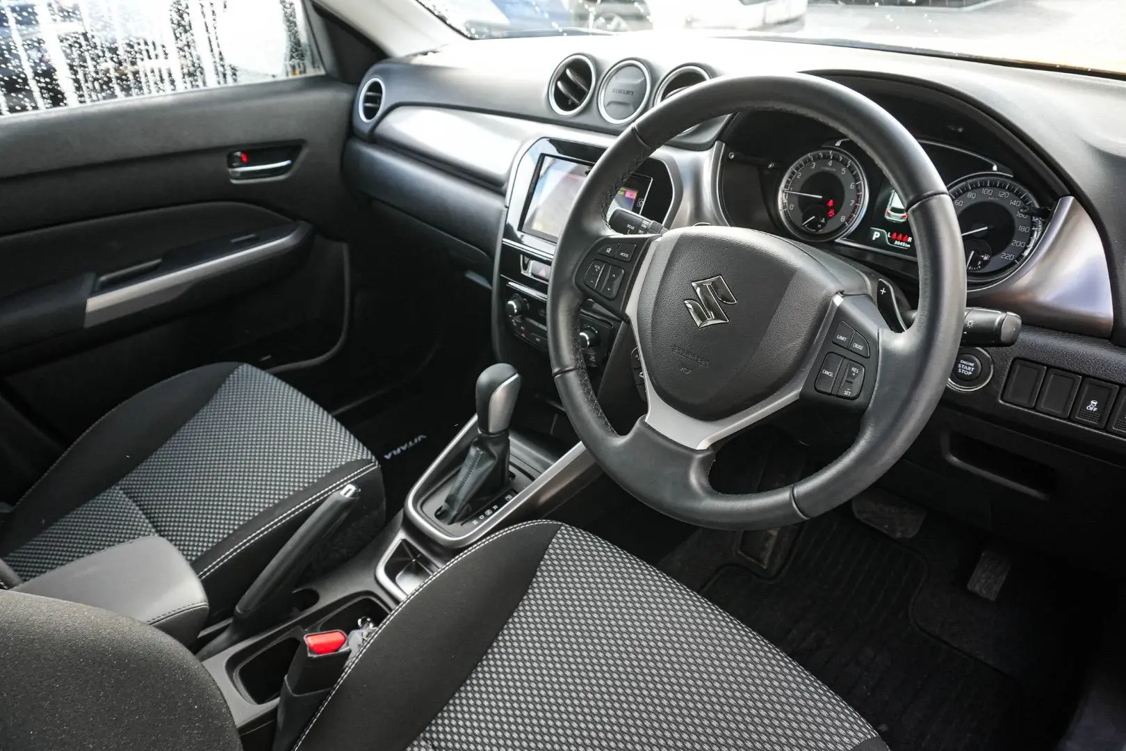 2024 Suzuki Vitara Gallery Image 7