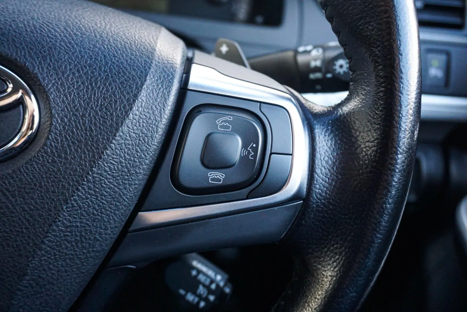 2015 Toyota Camry Gallery Image 21
