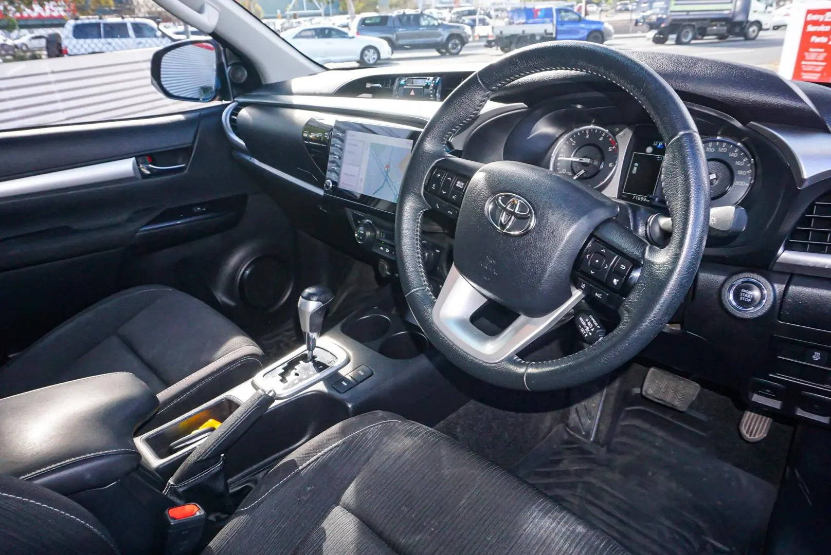 2022 Toyota Hilux Gallery Image 6