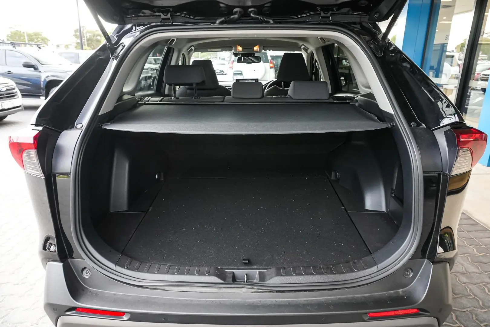 2021 Toyota RAV4 Gallery Image 11