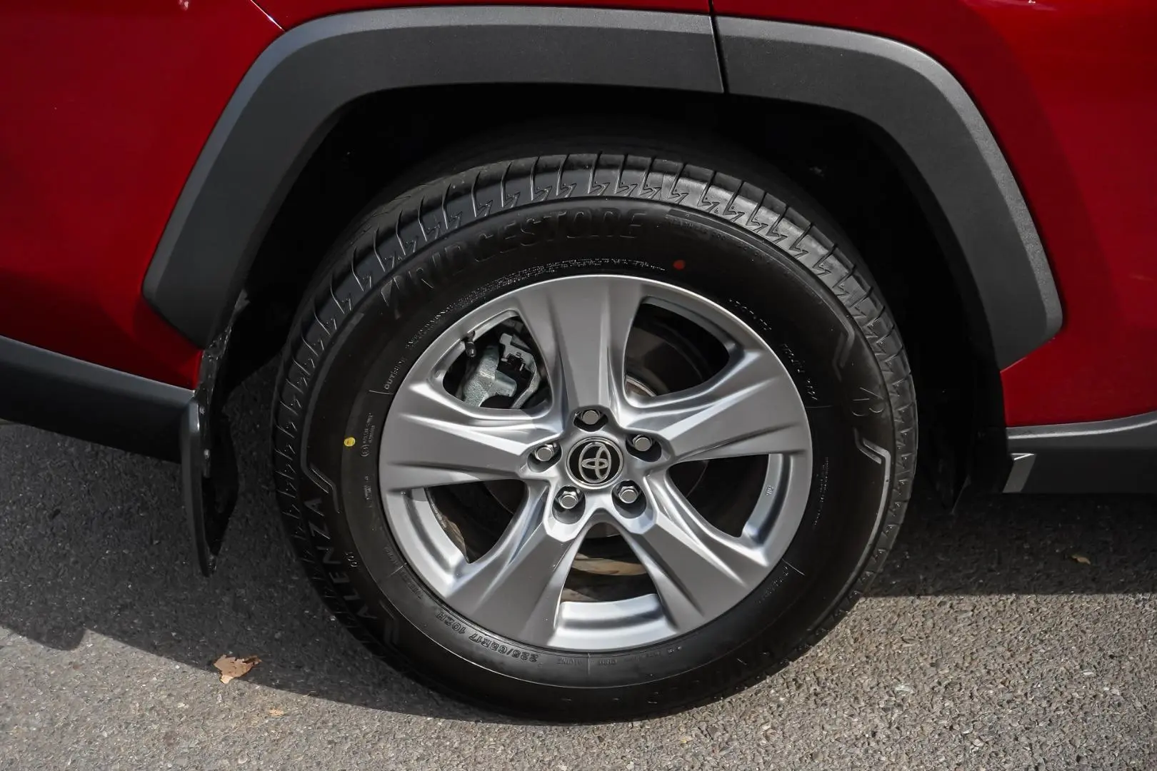 2024 Toyota RAV4 Gallery Image 17