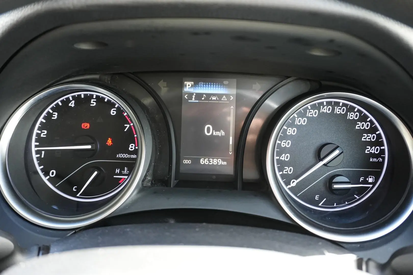 2019 Toyota Camry Gallery Image 15