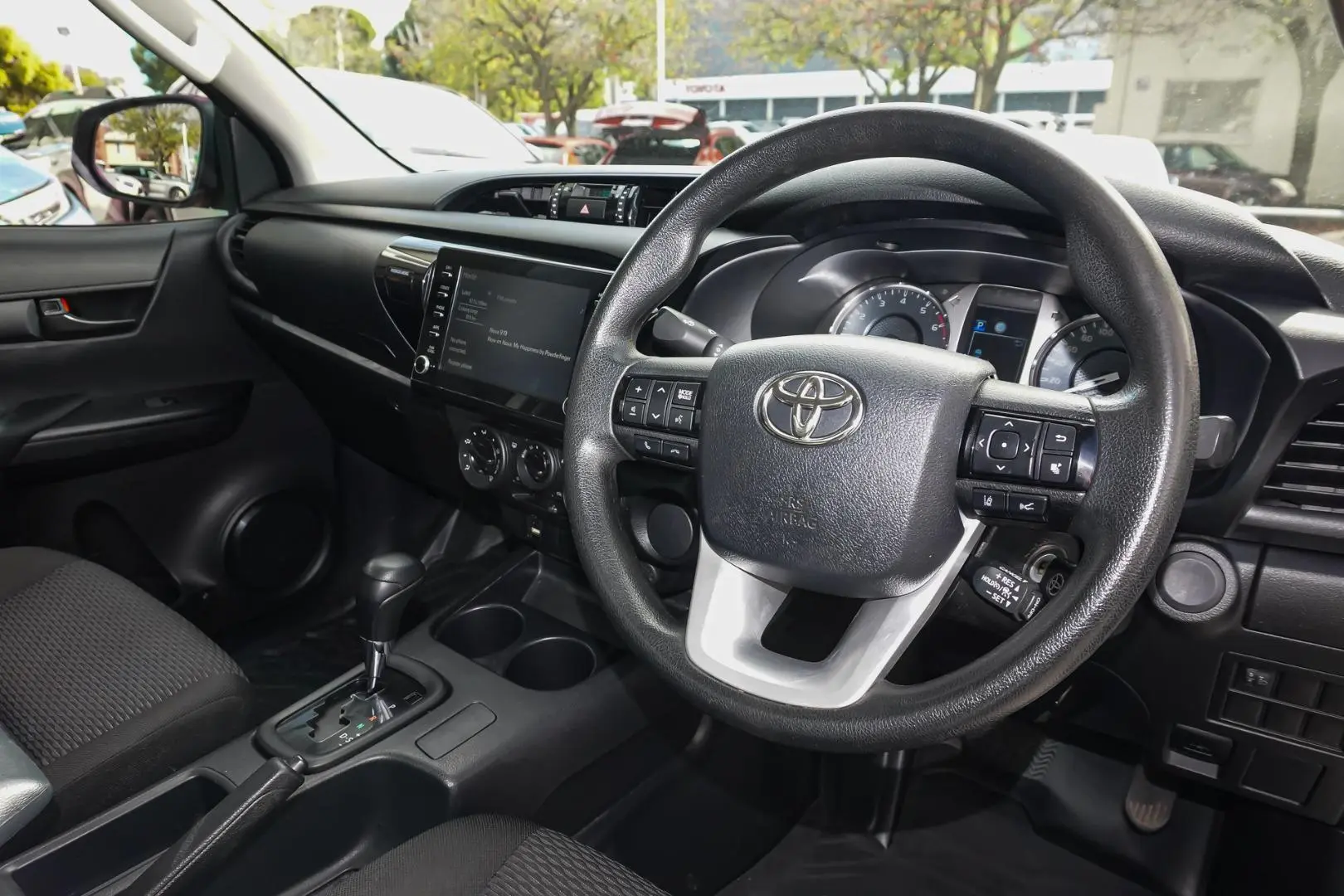 2021 Toyota Hilux Gallery Image 6