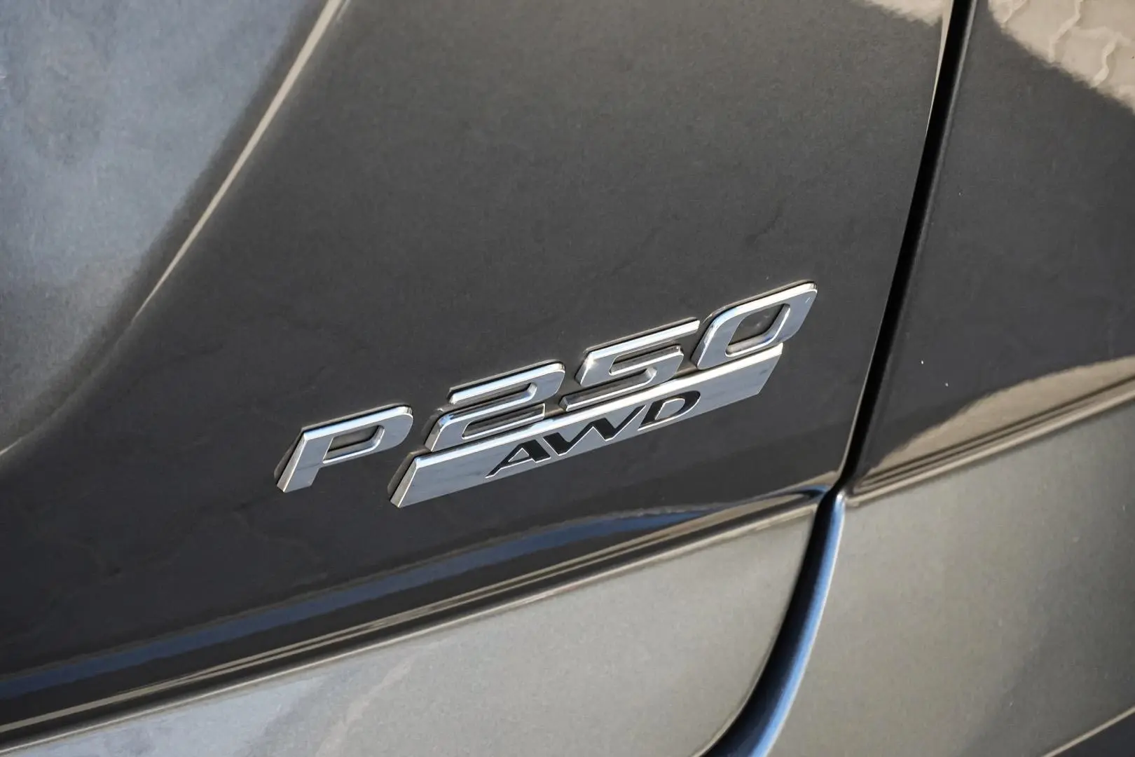 2020 Jaguar E-PACE Gallery Image 15