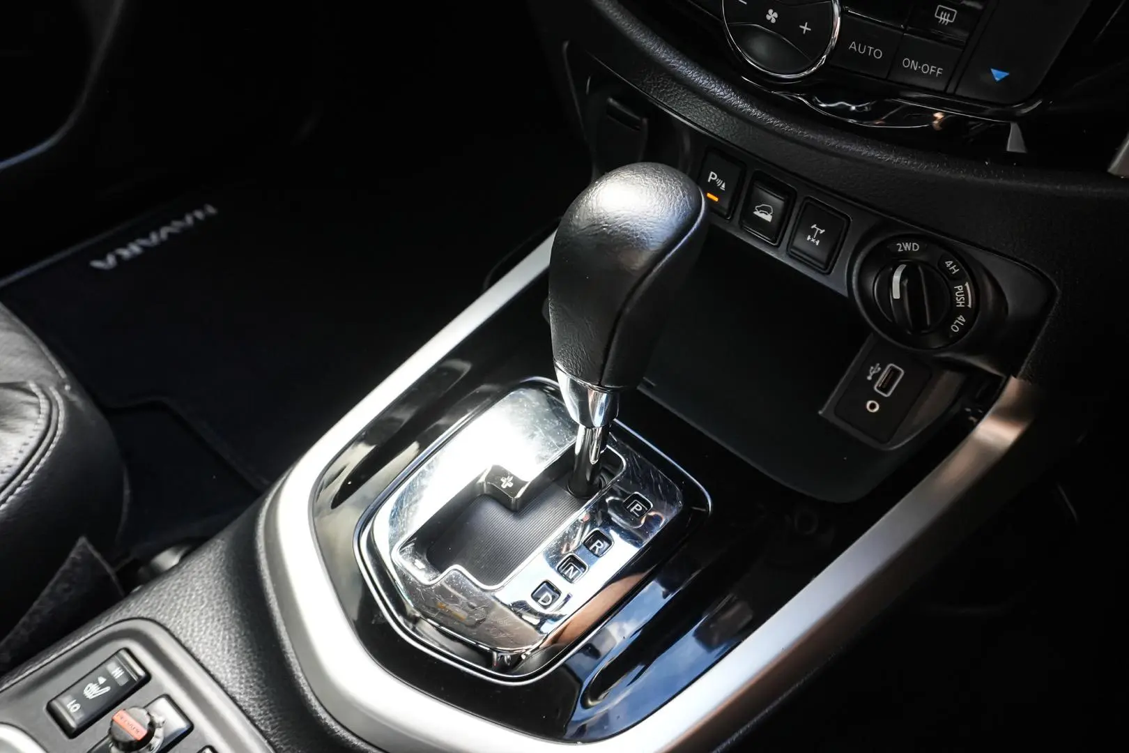 2019 Nissan Navara Gallery Image 18