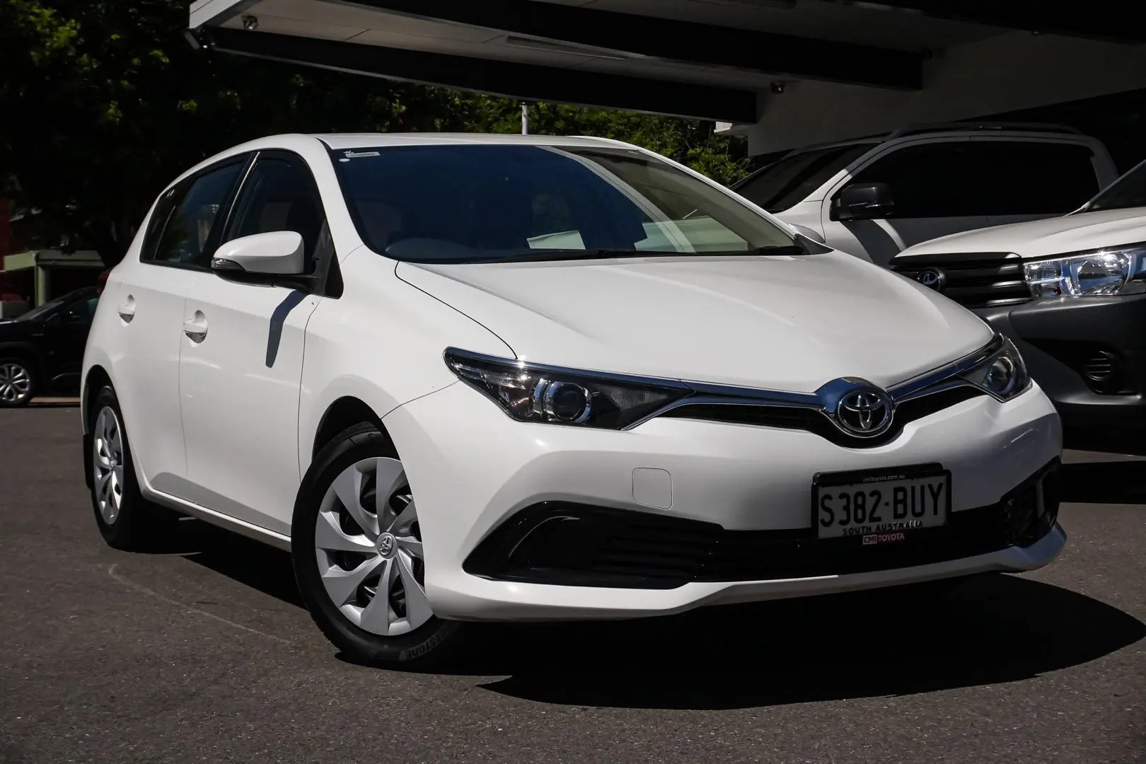 2017 Toyota Corolla Gallery Image 2