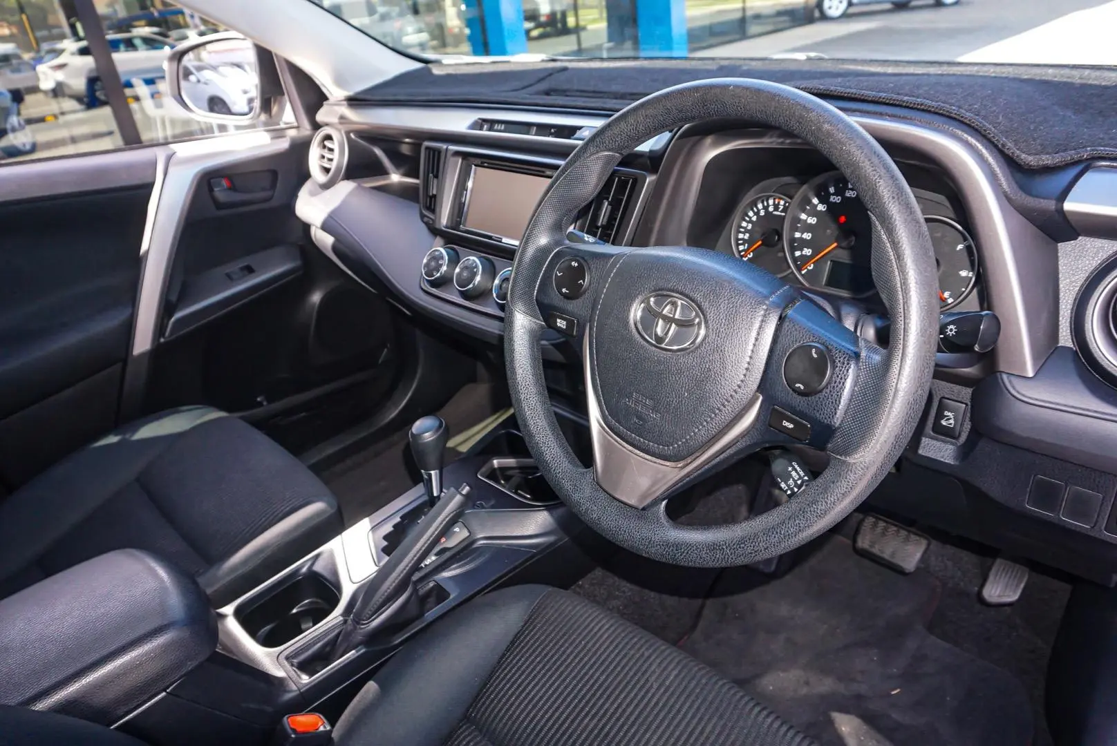 2016 Toyota Rav4 Gallery Image 6