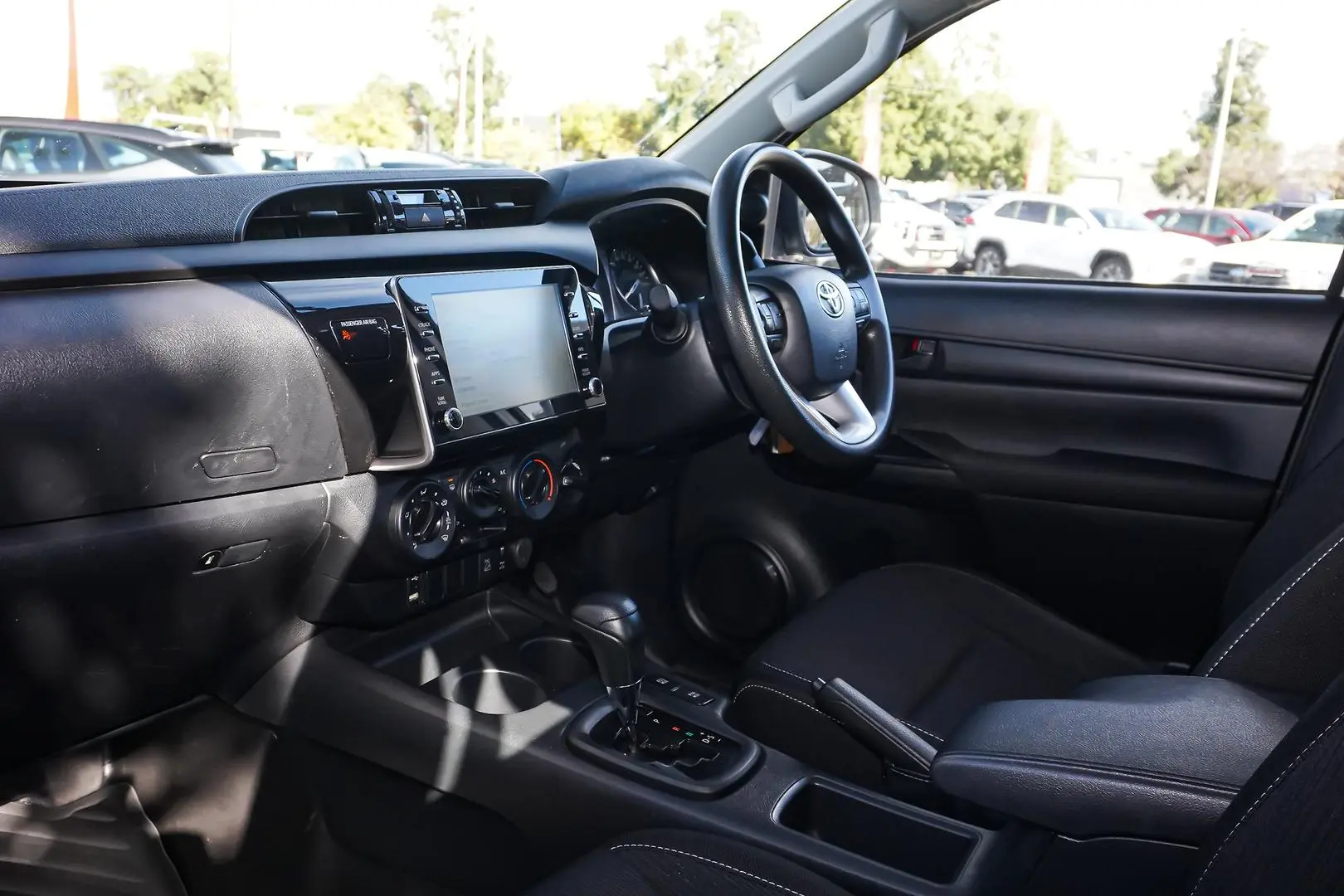 2021 Toyota Hilux Gallery Image 10