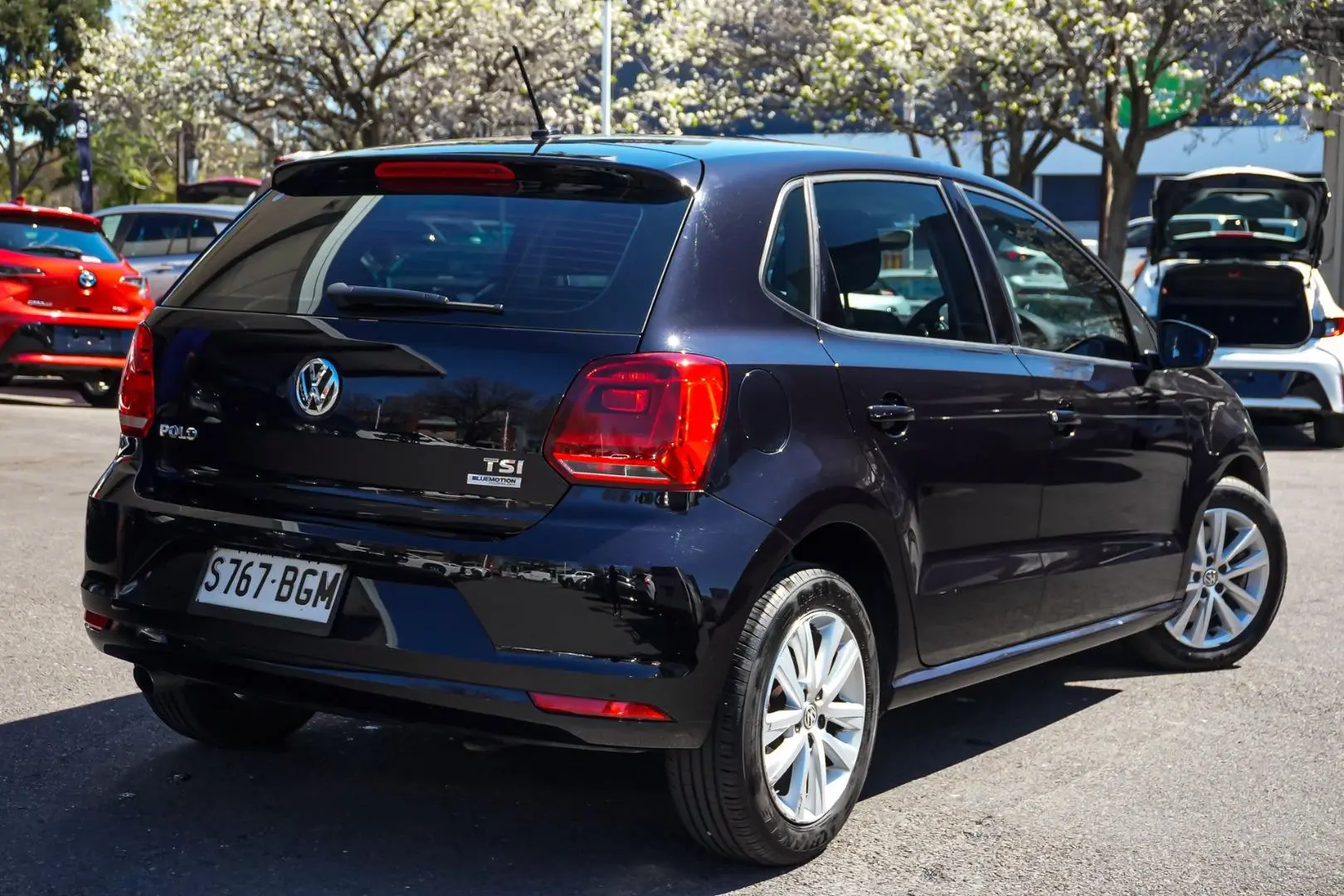 2015 Volkswagen Polo Gallery Image 3