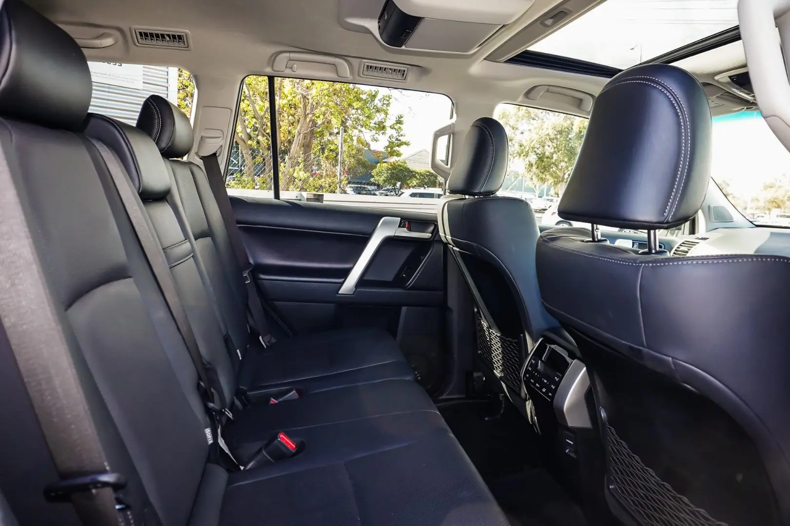 2021 Toyota Landcruiser Prado Gallery Image 8