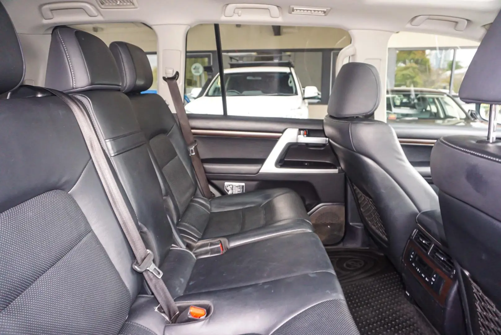 2018 Toyota Landcruiser Gallery Image 8