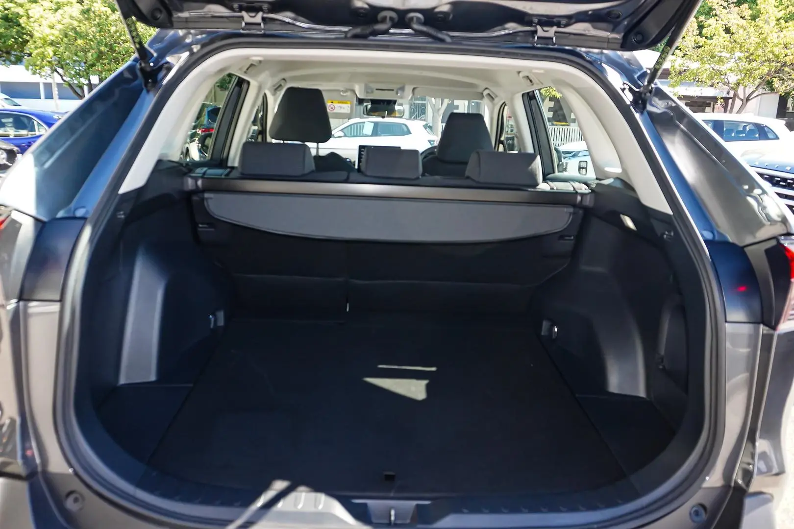 2022 Toyota RAV4 Gallery Image 9