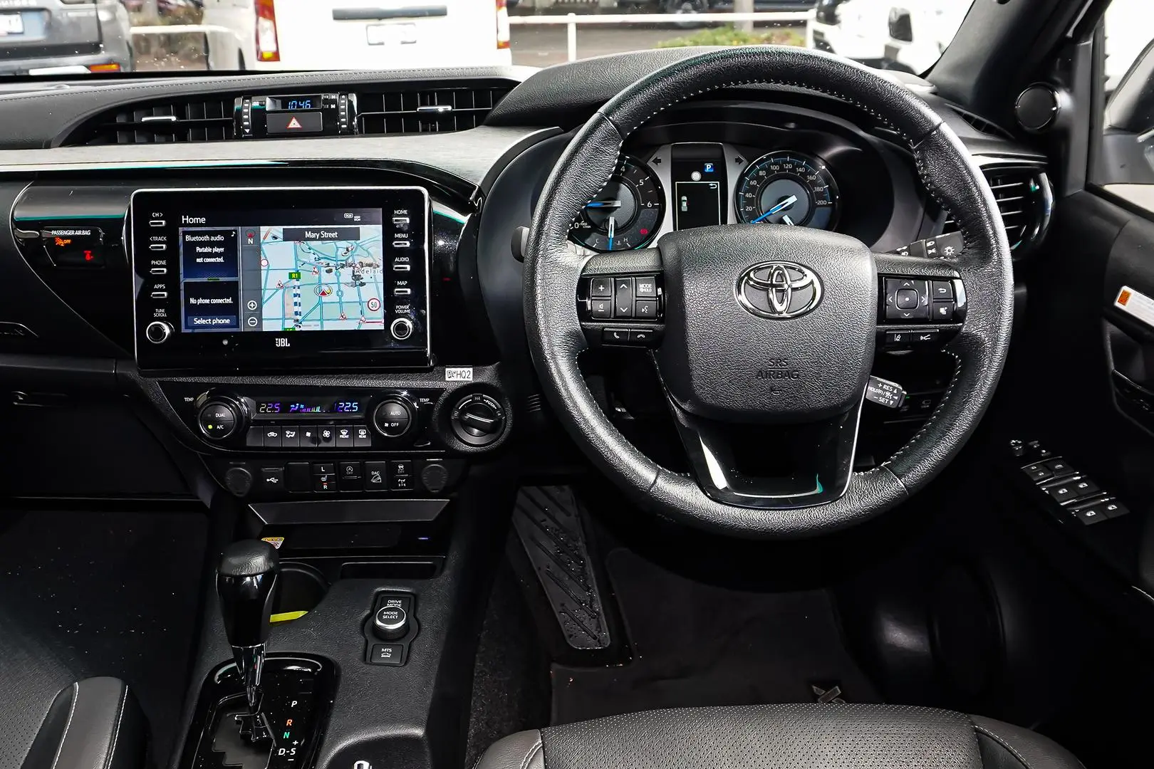 2025 Toyota Hilux Gallery Image 9