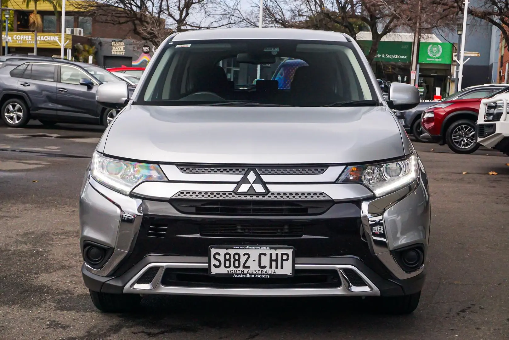2020 Mitsubishi Outlander Gallery Image 4