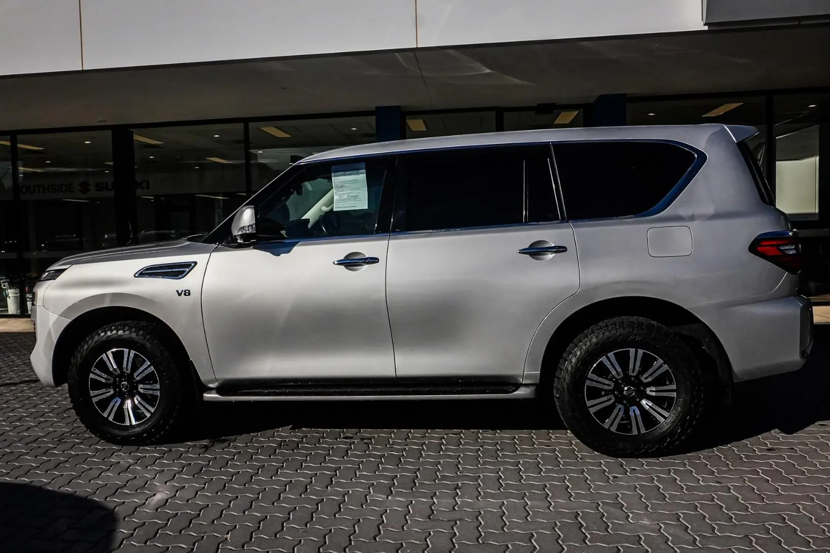 2021 Nissan Patrol Gallery Image 4