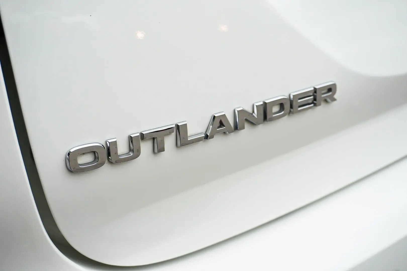 2024 Mitsubishi Outlander Gallery Image 15