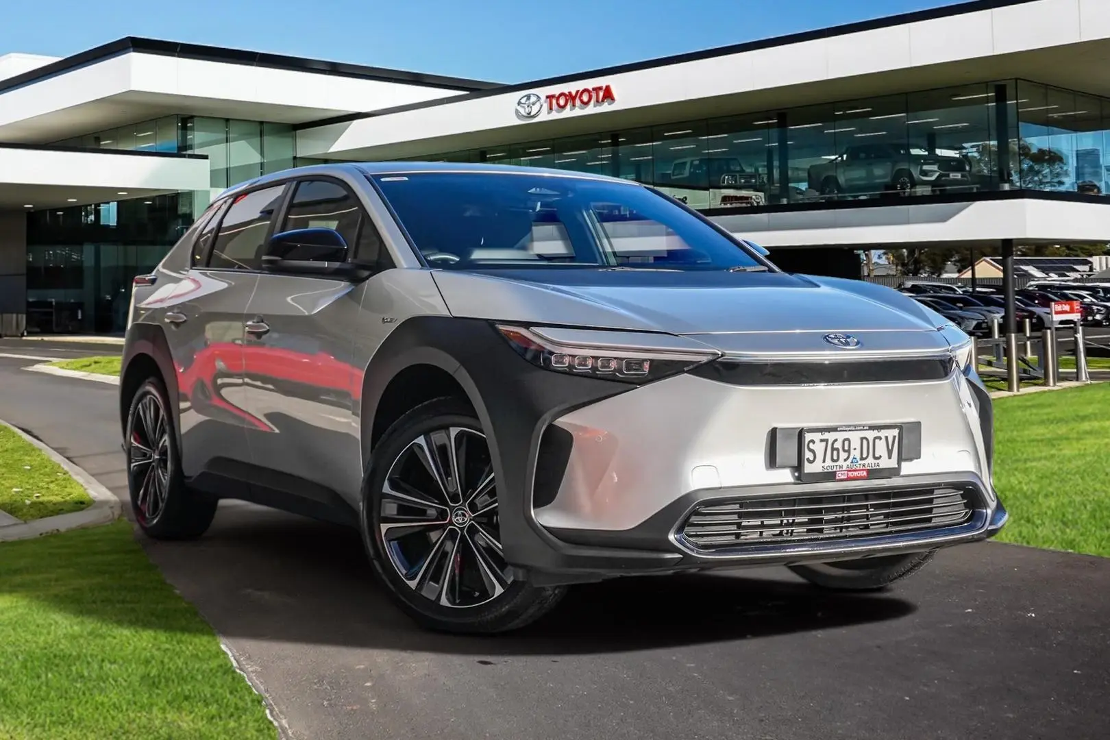 2024 Toyota bZ4X Image