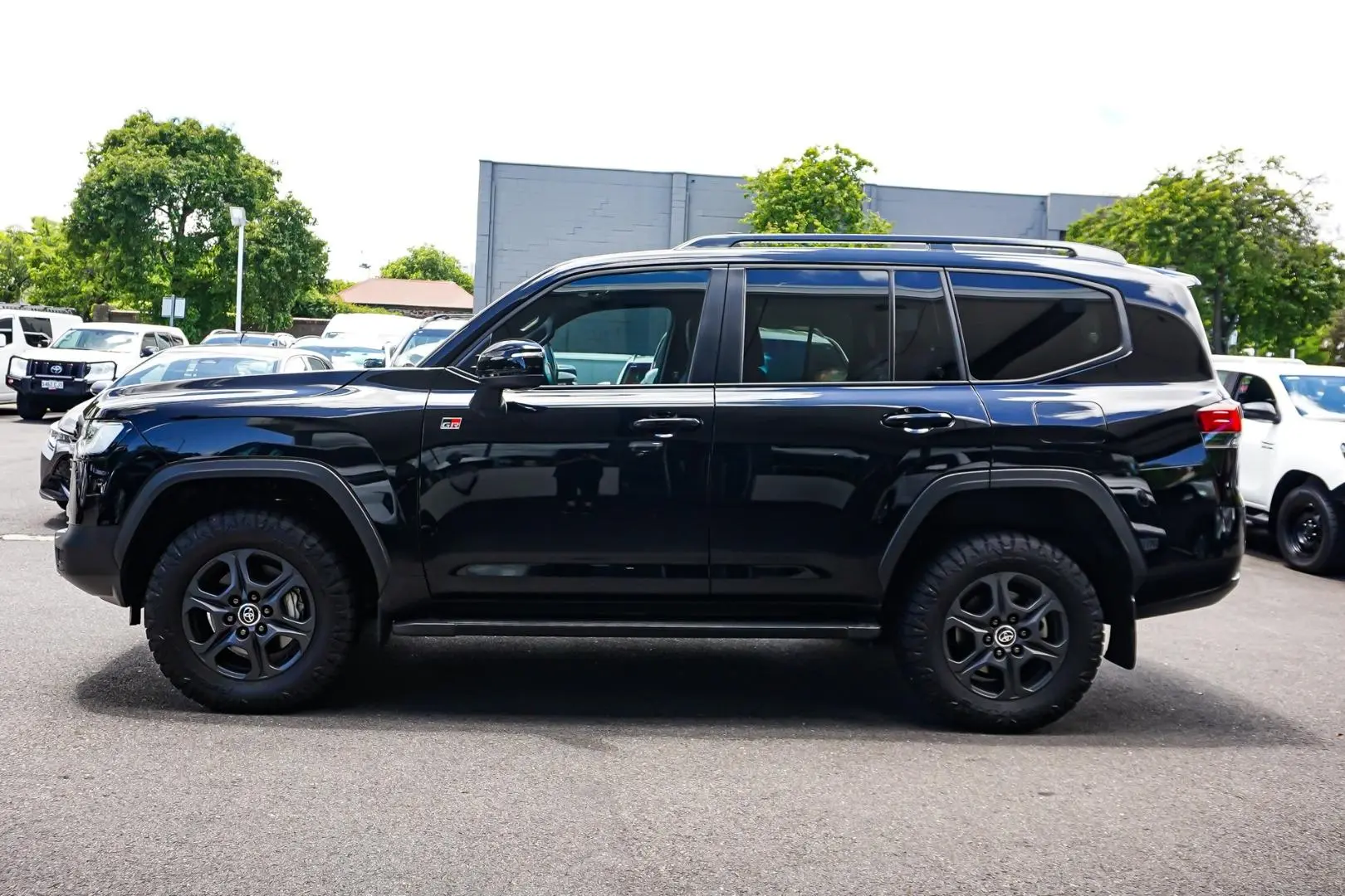 2024 Toyota Landcruiser Gallery Image 4