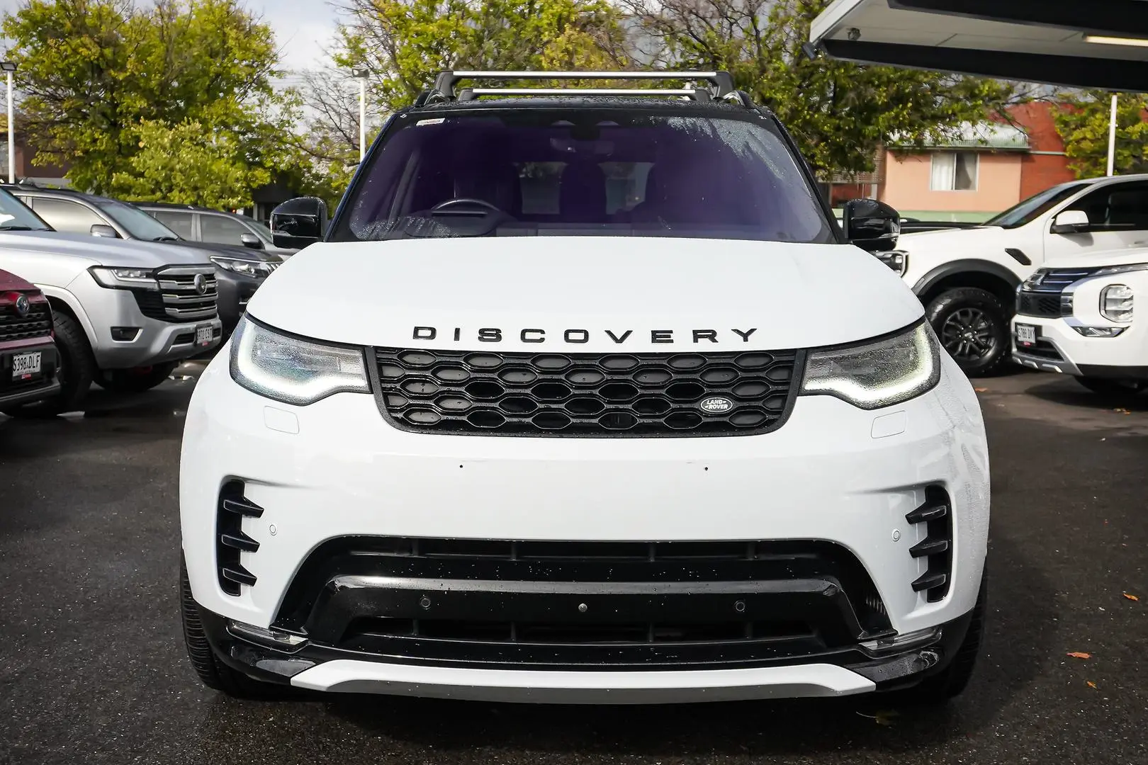 2021 Land Rover Discovery Gallery Image 4