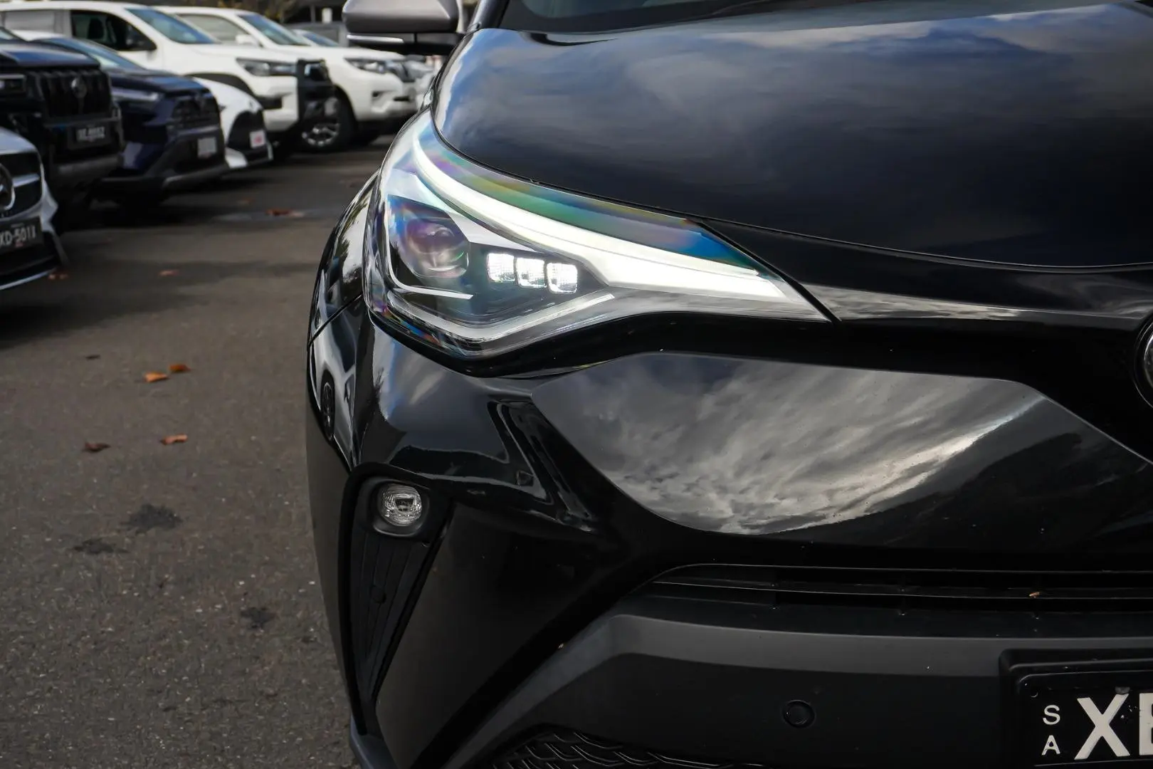 2019 Toyota C-HR Gallery Image 13