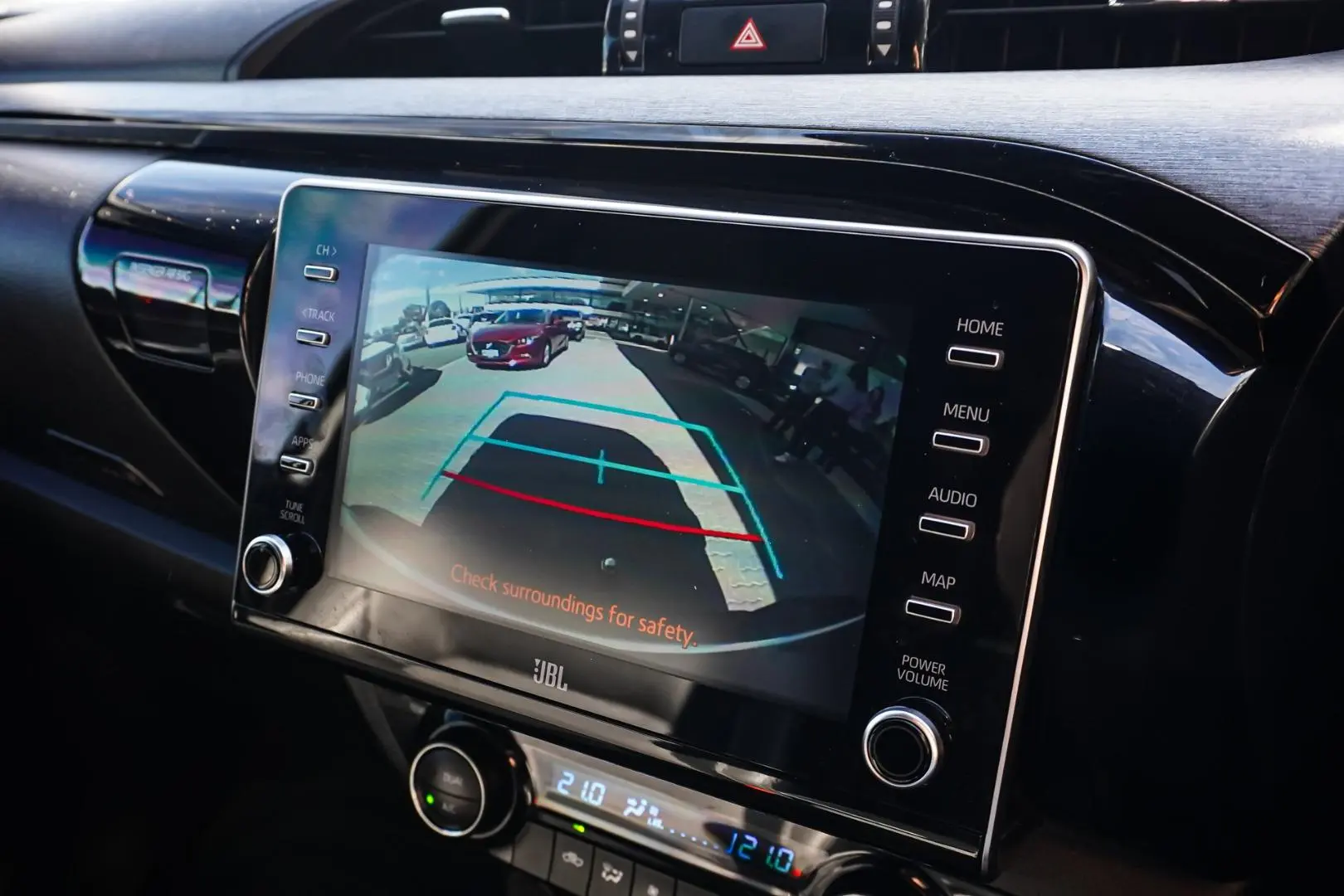 2021 Toyota Hilux Gallery Image 25