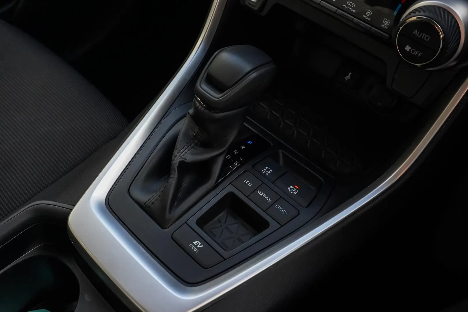 2020 Toyota RAV4 Gallery Image 19