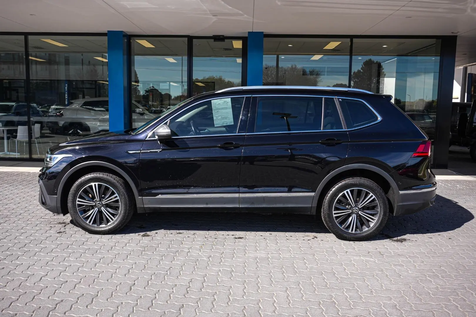 2022 Volkswagen Tiguan Gallery Image 4