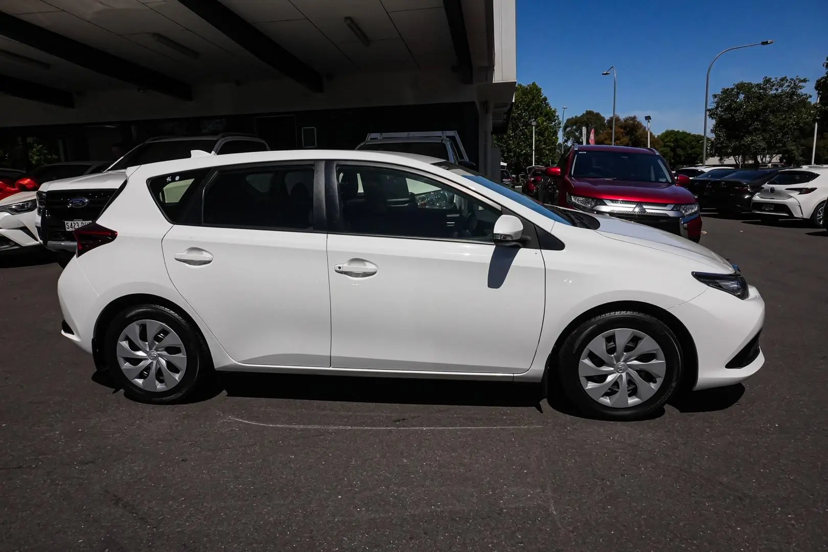 2017 Toyota Corolla Gallery Image 4